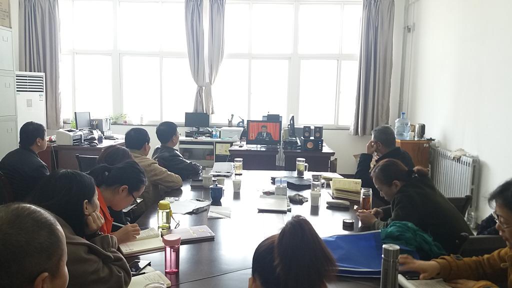保卫处/学生处支部党员收看十九大现场